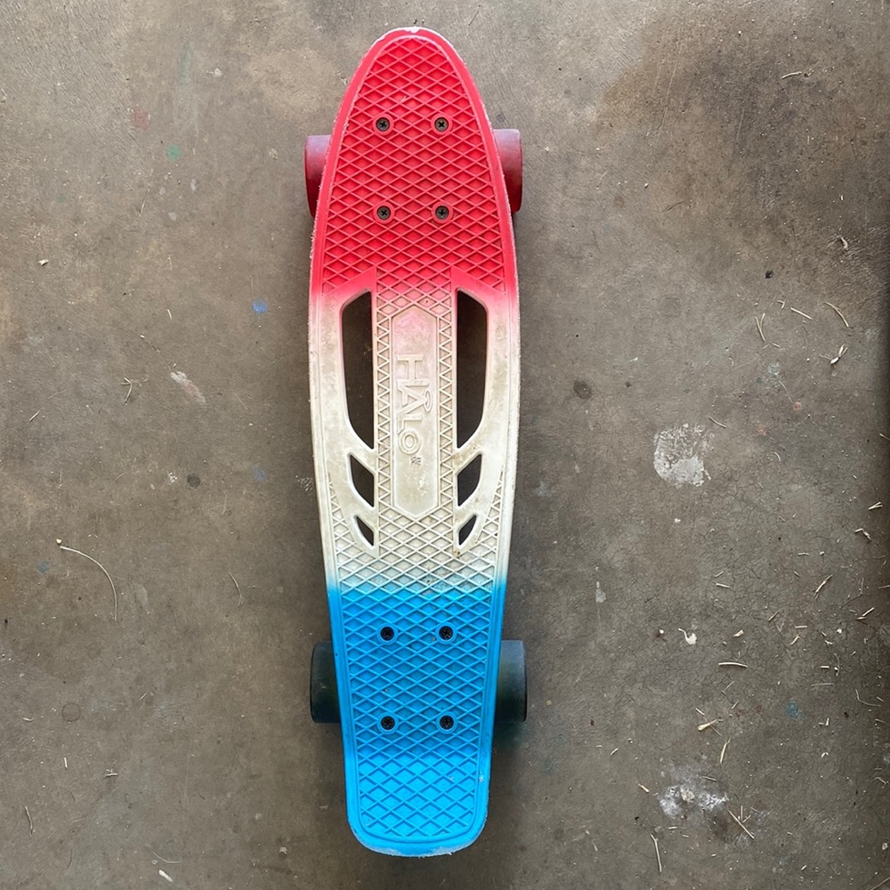 Halo 23’ Skateboard good condition